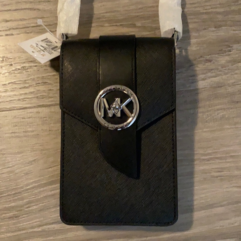 NWT… Michael Kors Black Phone / Wallet/ Mini Crossbody.